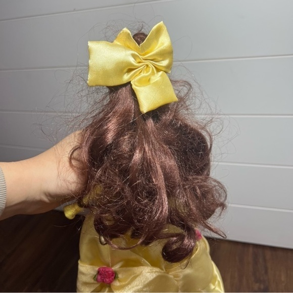 Porcelain Beauty and the Beast Belle doll - Picture 8 of 10